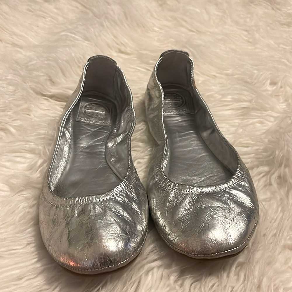 TORY BURCH Silver Leather Flats Size 10M